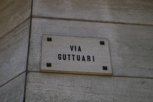 Via Guttuari ad Asti