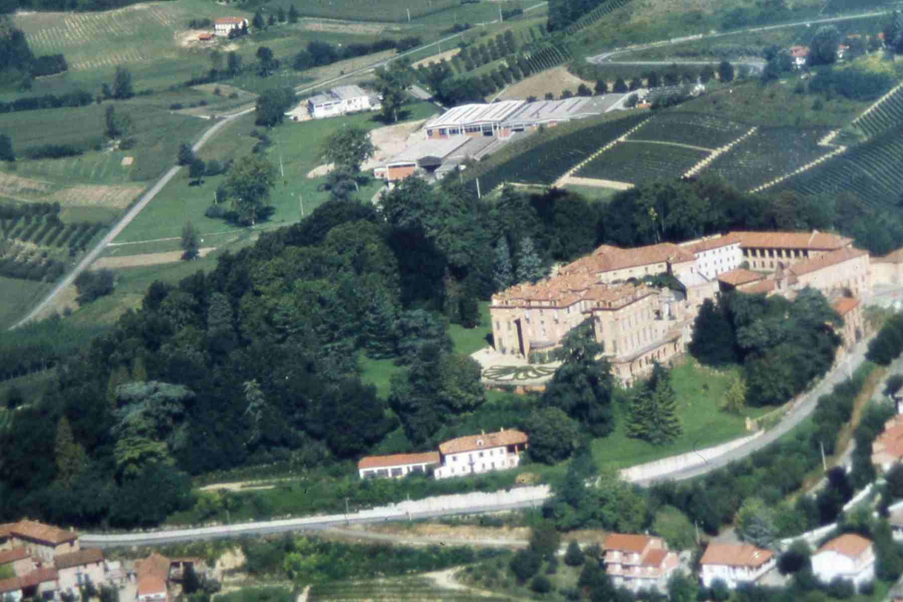 Veduta aerea del Castello di San Martino Alfieri