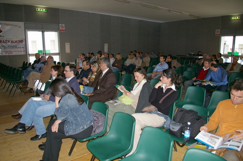 Pubblico presente in Sala al Convegno su "Materiali e nuove tendenze in bioarchitettura"