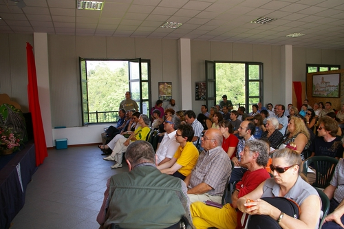 CONVEGNO di PRESENTAZIONE della Proposta di Dichiarazione di Interesse pubblico del Paesaggio Astigiano  (Cortiglione - Domenica 1 Luglio 2007) - Pubblico presente in sala.