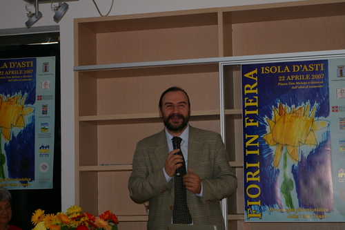 Convegno  "I fiori nella alimentazione: una opportunità per valorizzare il territorio astigiano",  Isola d Asti,  22 aprile 2007 - Prof. Marco Devecchi.