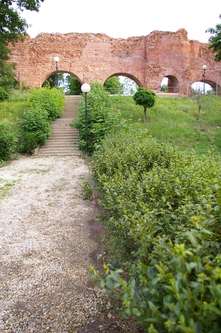 Visita guidata alle Antiche Mura della Città di Asti nell'ambito della Rassegna Verdeterra 2007.