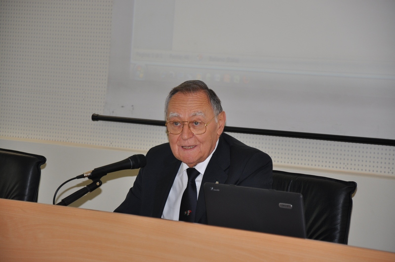 Sessione pomeridiana moderata dal Dott. Michele Maggiora (Presidente della fondazione Cassa di Risparmio di Asti).