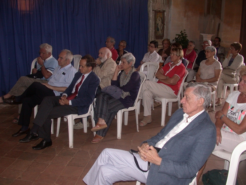  Veduta del pubblico presente al Convegno all interno della Chiesa dell Annunziata a Castagnole Monferrato.
