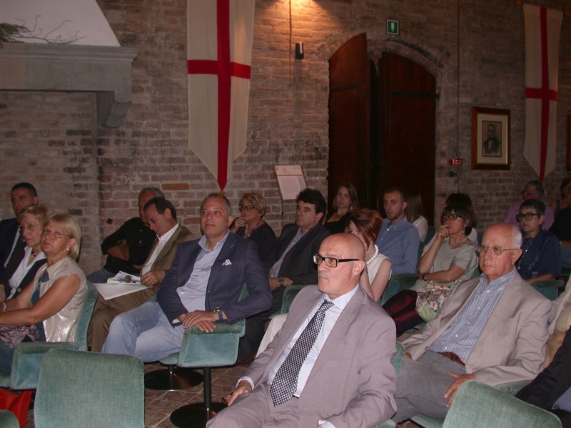 Veduta dell attento ed interessato pubblico presente in sala [Foto di Andrea Devecchi].