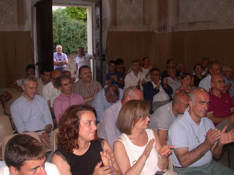 Veduta del folto ed interessato pubblico presente all incontro di studio e Tavola rotonda su "Sostenibilità ambientale e best practice delle aziende vitivinicole e dei vignaioli".