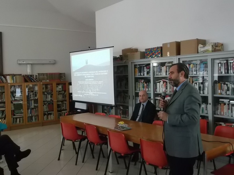 Relazione di Matteo Ferraris (Esperto dataset, Cofondatore Gruppo Alessandria open data, Data scientist e facilitatore)su "Tecnologie per un giornalismo attuale elementi introduttivi ai software che consentono di utilizzare grandi quantità di dati ad uso dell informazione moderna".