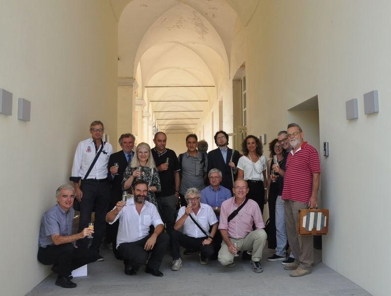 Foto ricordo con Brindisi al termine del Convegno "La misericordia del Signore per ogni essere vivente" nell ambito della XI Giornata nazionale per la Custodia del creato. Da (sx): Franco Correggia, Piergiogio Pascolati, Michelino Musso, Carla Forno, Marco Devecchi, Don Dino Barberis, Piero Lamarca, Angelo Porta, Gianfranco Miroglio, Umberto Gallo-Orsi, Ezio Claudio Pia, Barbara Baino, Tiziana Valente, Francesco Scalfari e Franco Fischetti (Foto di Francesco Leone Devecchi).