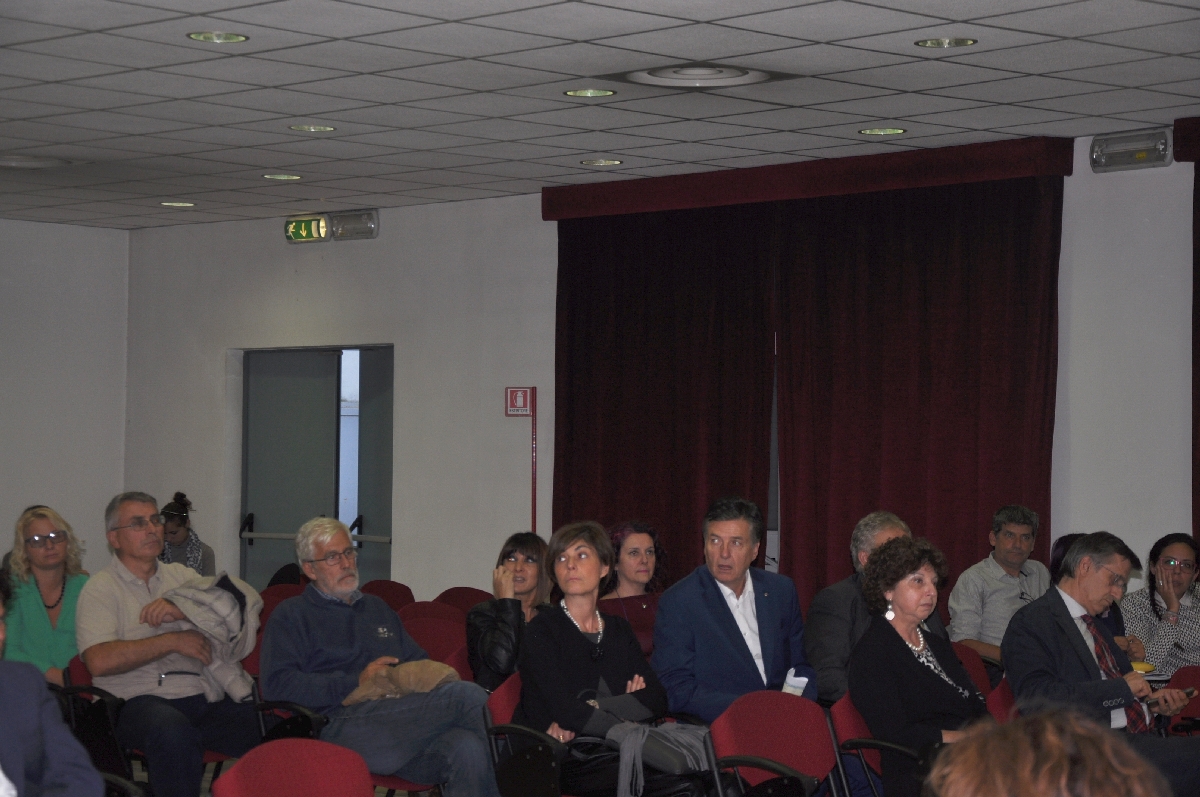 Veduta del folto ed attento pubblico presente in sala al Convegno Giardino della salute: il verde che cura [Foto di Mirella Zitti].