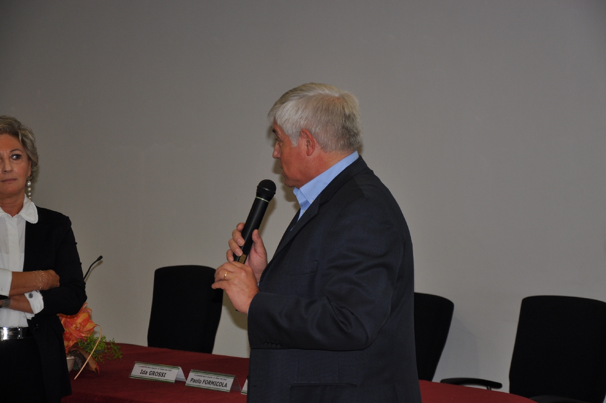Saluto introduttivo da parte del Prof. Renato Parisio, Preside dell Istituto agrario G. Penna di Asti.