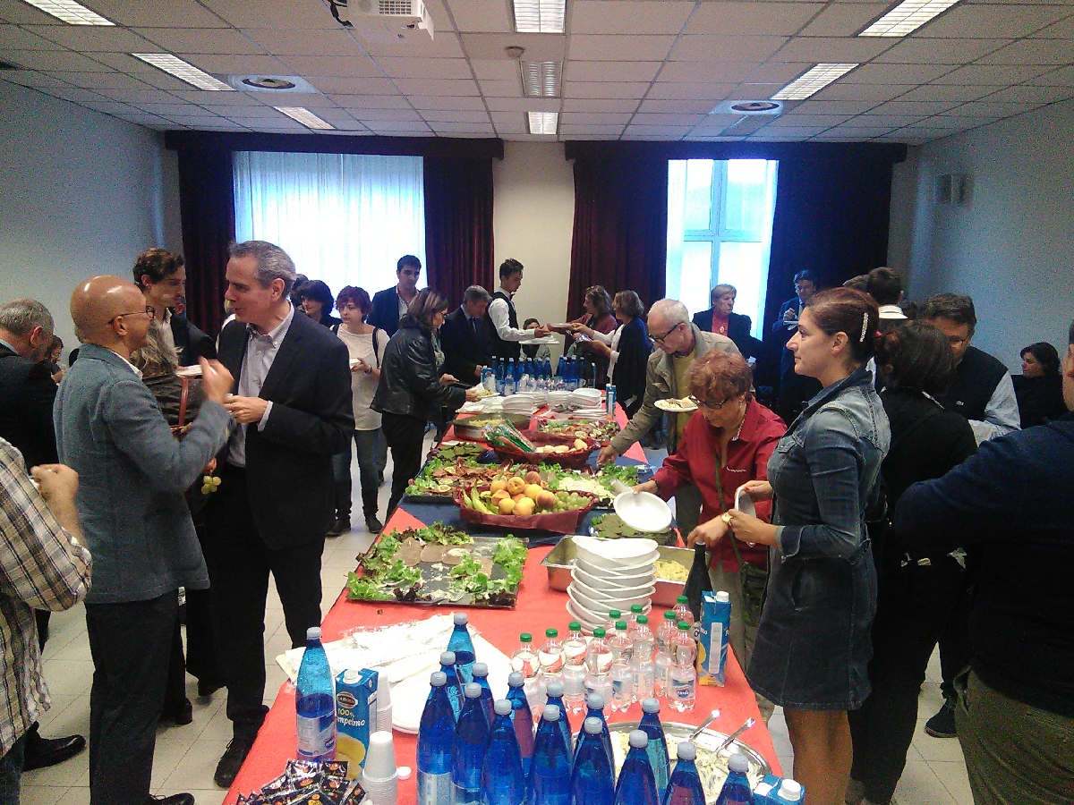 Momento conviviale nella pausa Convegno su "Il giardino della salute: il verde che cura".