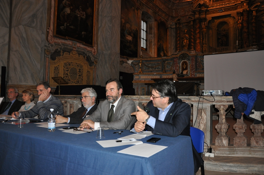 Riflessioni sull importanza di una mobilità ferroviaria nei territori UNESCO di Langhe-Roero e Monferrato da parte del Dott. Roberto Cerrato (Direttore dell Associazione per il Patrimonio dei Paesaggi vitivinicoli di Langhe, Roero e Monferrato)  [Foto di Angelo Porta].