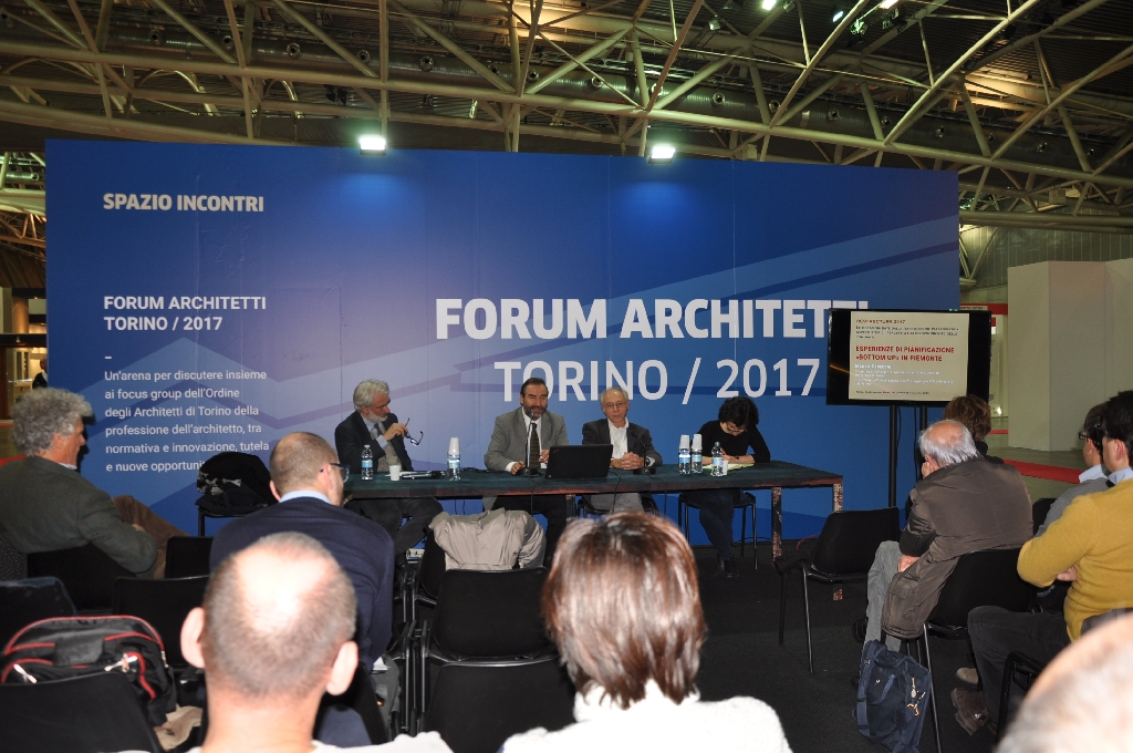 Relazione del Prof. Marco Devecchi, Università degli Studi di Torino, su "Esperienze di pianificazione "Bottom up" in Piemonte" [Foto di Patrizia Filippi e Annalisa Savio].