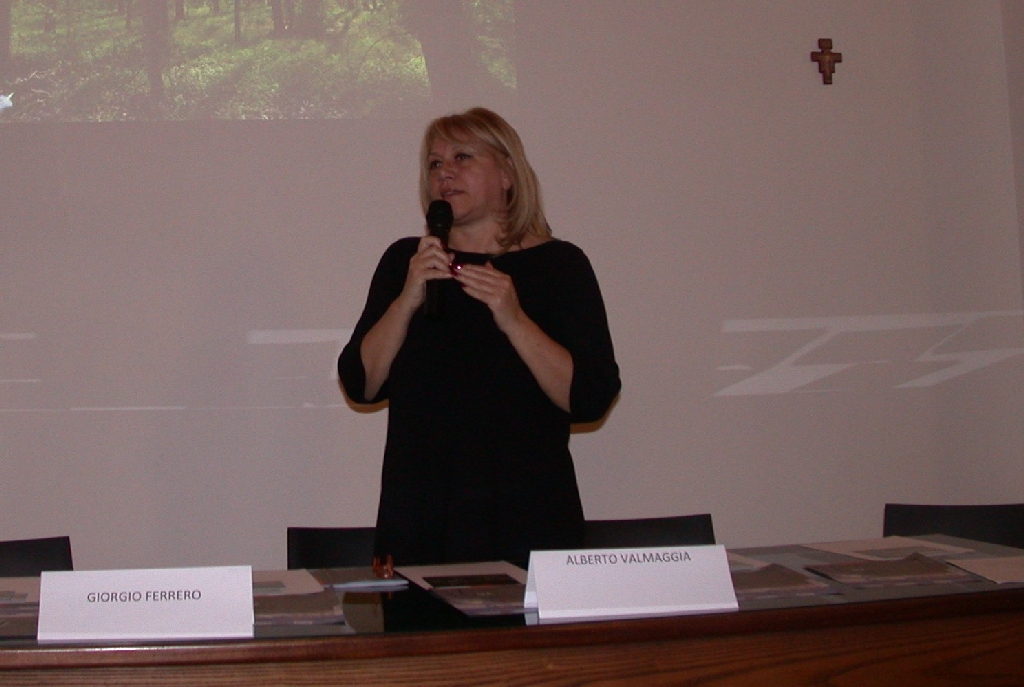 Saluto introduttivo di Angela Motta, Consigliera della Regione Piemonte [Foto di Massimo Badino].