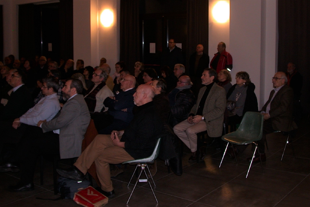 Veduta del folto ed interessato pubblico presente al Convegno [Foto di Massimo Badino].