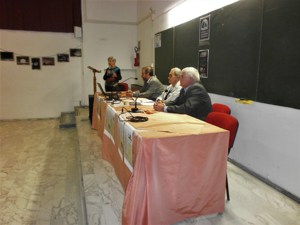 Saluto introduttivo della Prof.ssa Laurana Lajolo (Associazione Davide Lajolo) [Foto di Paola Grassi].