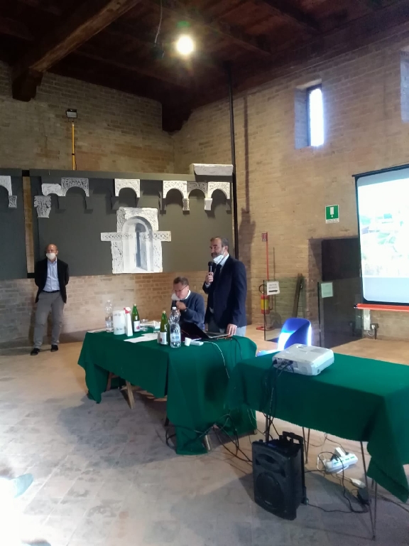 Avvio da parte di Marco Devecchi (Presidente dell'Osservatorio del paesaggio per il Monferrato e l'Astigiano) della Cerimonia di consegna degli Alfieri del paesaggio 2020.