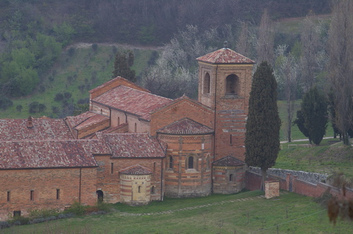 Veduta della Canonica maggiore di Santa Maria di Vezzolano.