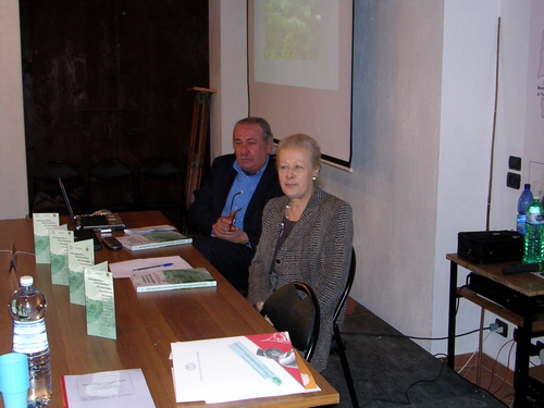 Prof.ssa Elena Accati (Responsabile del Progetto di ricerca) e Arch. Tonino Fassone (Fondazione Cassa di Risparmio di Torino).