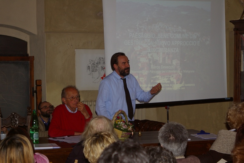 Relazione del Prof. Marco Devecchi su "Paesaggio: Bene comune da gestire con nuovo approccio e lungimiranza" (Foto di Dario Giordano).