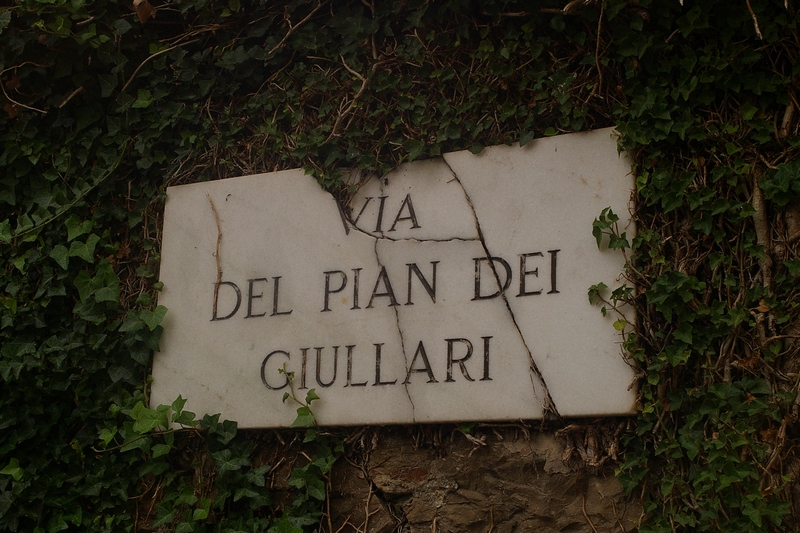 Via del Pian dei Giullari a Firenze.