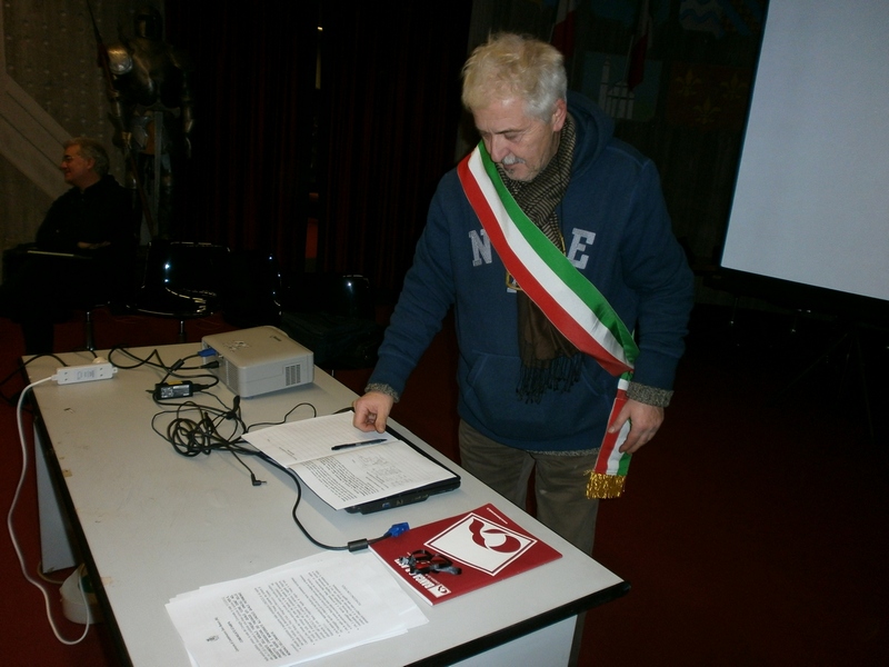 Sottoscrizione della Mozione per il mantenimento dell areale del Freisa nella Candidatura UNESCO da parte del Dott. Mario Saini, Sindaco di Cerreto d Asti.