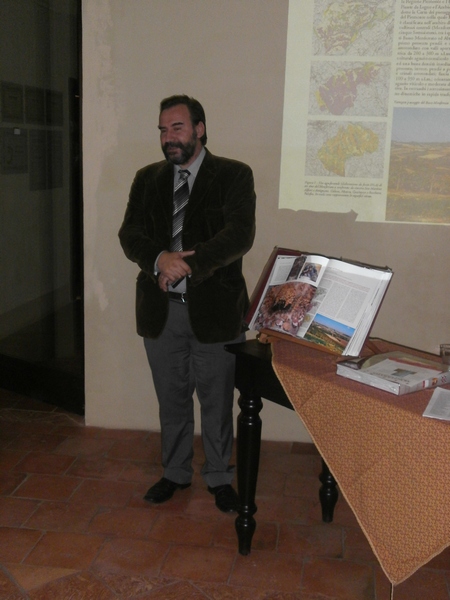 Riflessione sul volume da parte del Prof. Marco Devecchi (Università di Torino), autore di un capitolo sul tema del paesaggio del Monferrato.