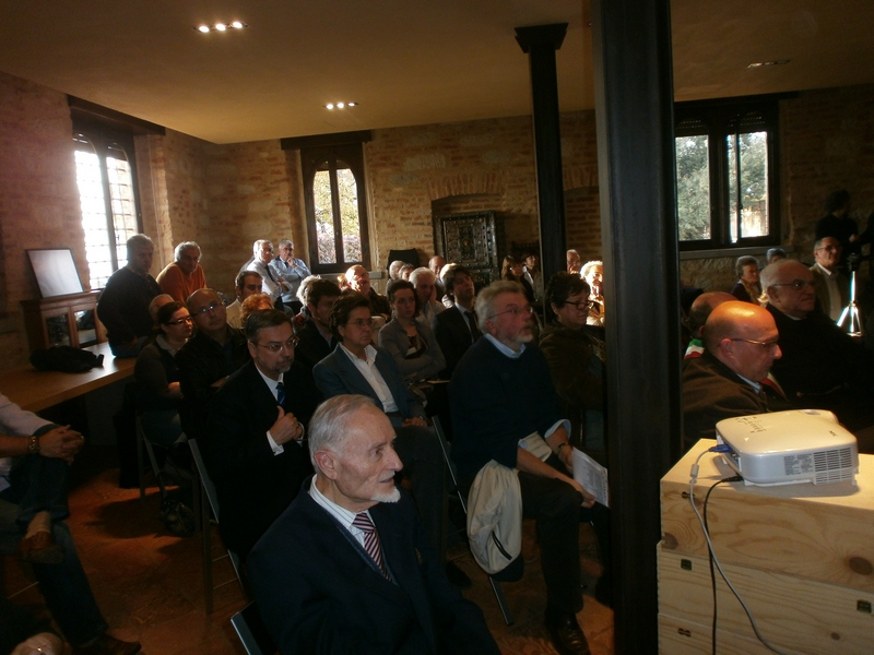 Veduta del folto pubblico partecipante alla presentazione del Volume "Monferrato Splendido Patrimonio" a cura di Lorenzo Fornaca.