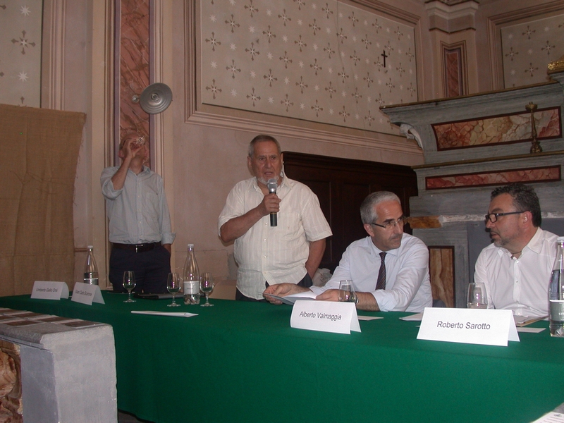 Riflessione introduttiva sul tema della qualità delle acque del fiume Belbo da parte del Presidente Giancarlo Scarrone dell Associazione Valle Belbo Pulita.