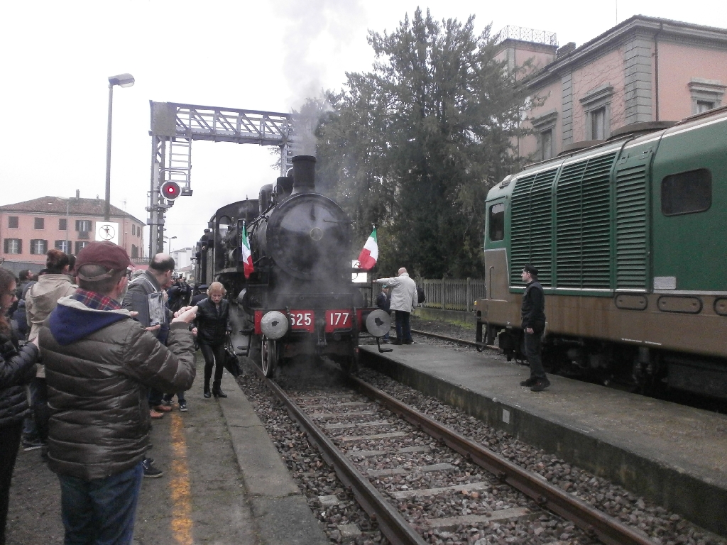 Arrivo del Treno storico alla Stazione di Canelli.