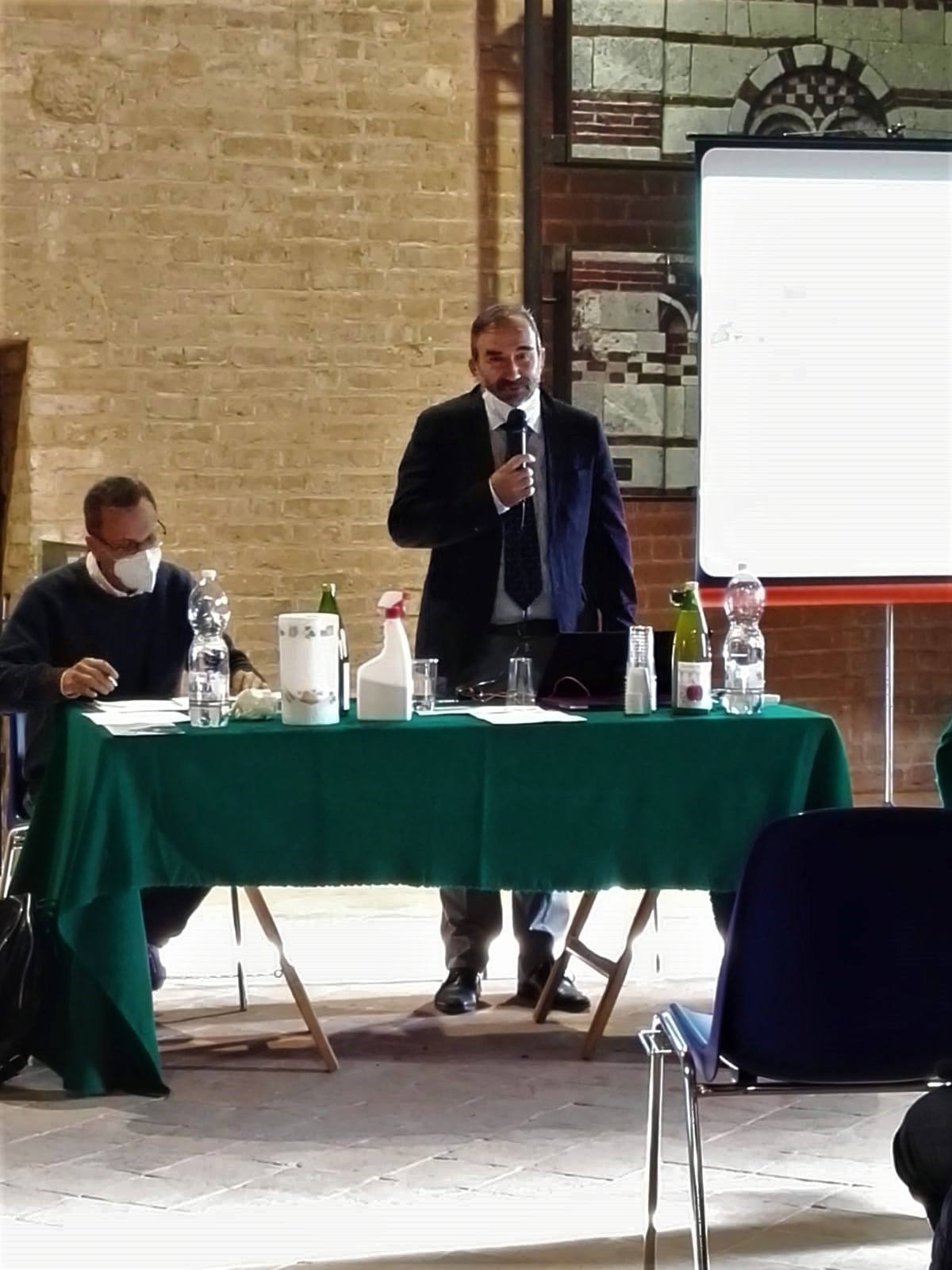 Relazione di Marco Devecchi, Membro del Consiglio di indirizzo della Fondazione Cassa di Risparmio di Asti, su "Il ruolo delle Istituzioni per la valorizzazione del Patrimonio".
