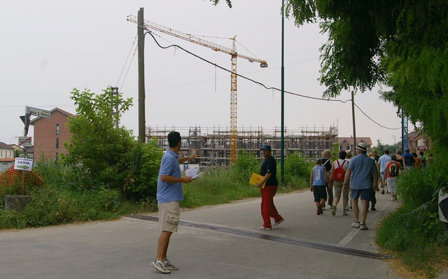Imbocco della Valle San Pietro, interessata da un recente sviluppo edilizio.