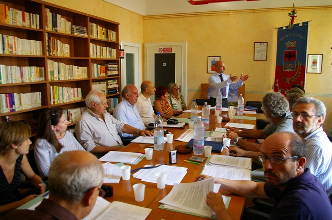    Veduta dei partecipanti all'incontro di firma del protocollo d'intesa tra gli Osservatori del paesaggio piemontesi presso il Municipio di Villadeati.