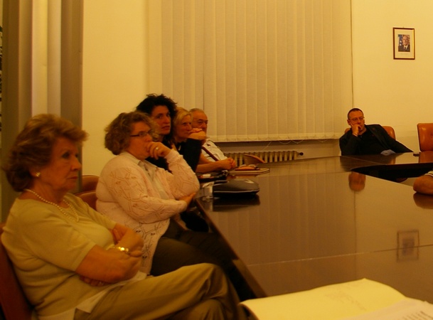 Pubblico presente in sala in occasione dell'incontro presso il Municipio di Santo Stefano Belbo per approfondire gli aspetti relativi alla candidatura UNESCO dei paesaggi viticoli piemontesi. 